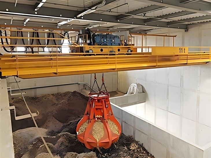 Crane With Grab Bucket